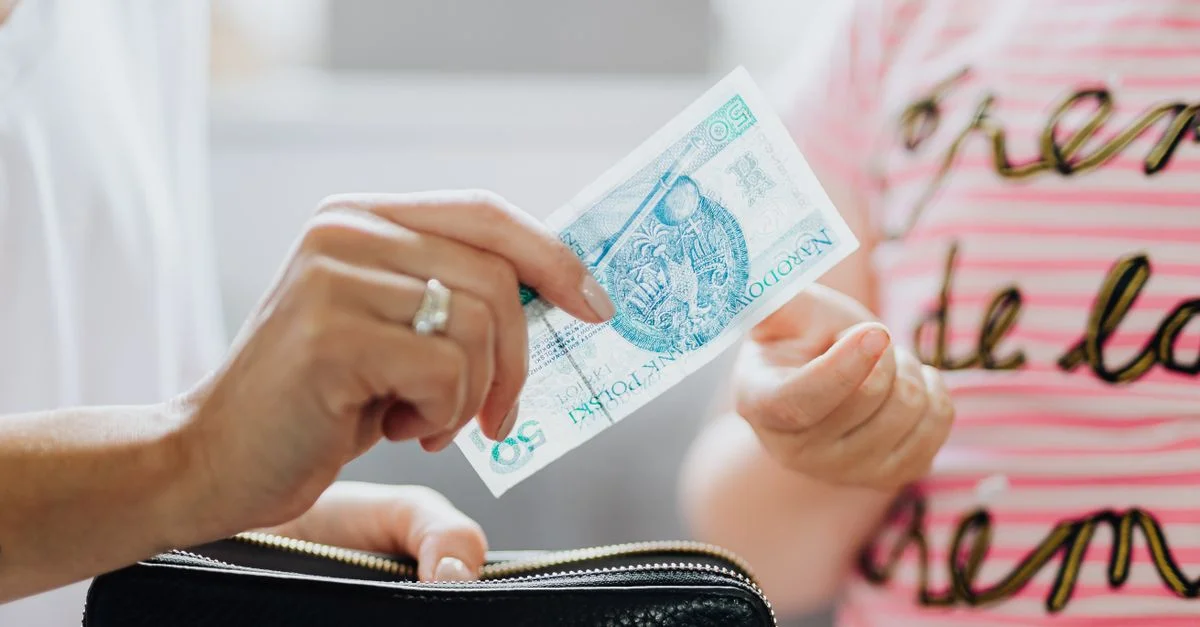 月額上限廃止で育休給付金はいくら増える？追加給付額の試算方法【2025年最新】